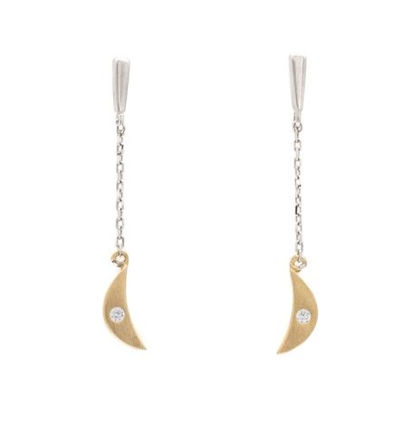 Yo-design is een strakke en elegante sieradenlijn in de combinatie edelstaal met zilveren accenten, die zich nog steeds onderscheidt van de rest van de markt.